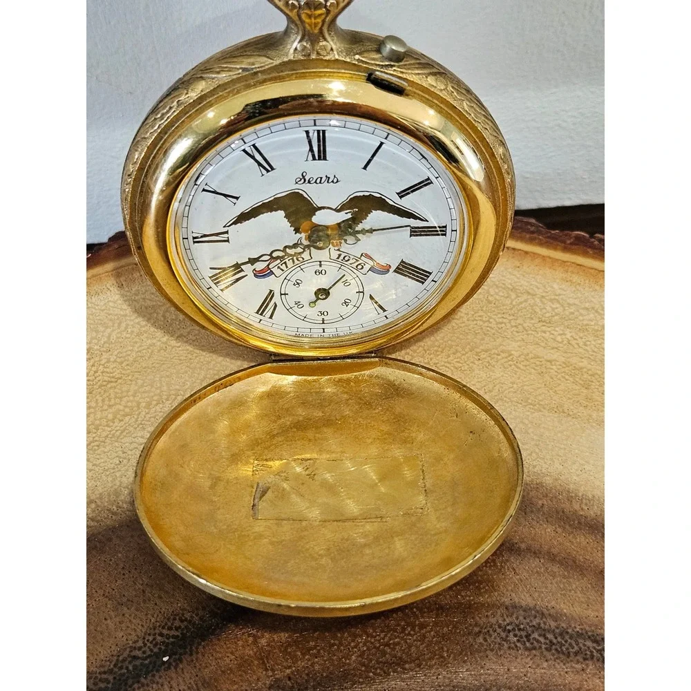 RARE VTG Sears Bicentennial Pocket Watch Washington Crossing Delaware Gold Tone